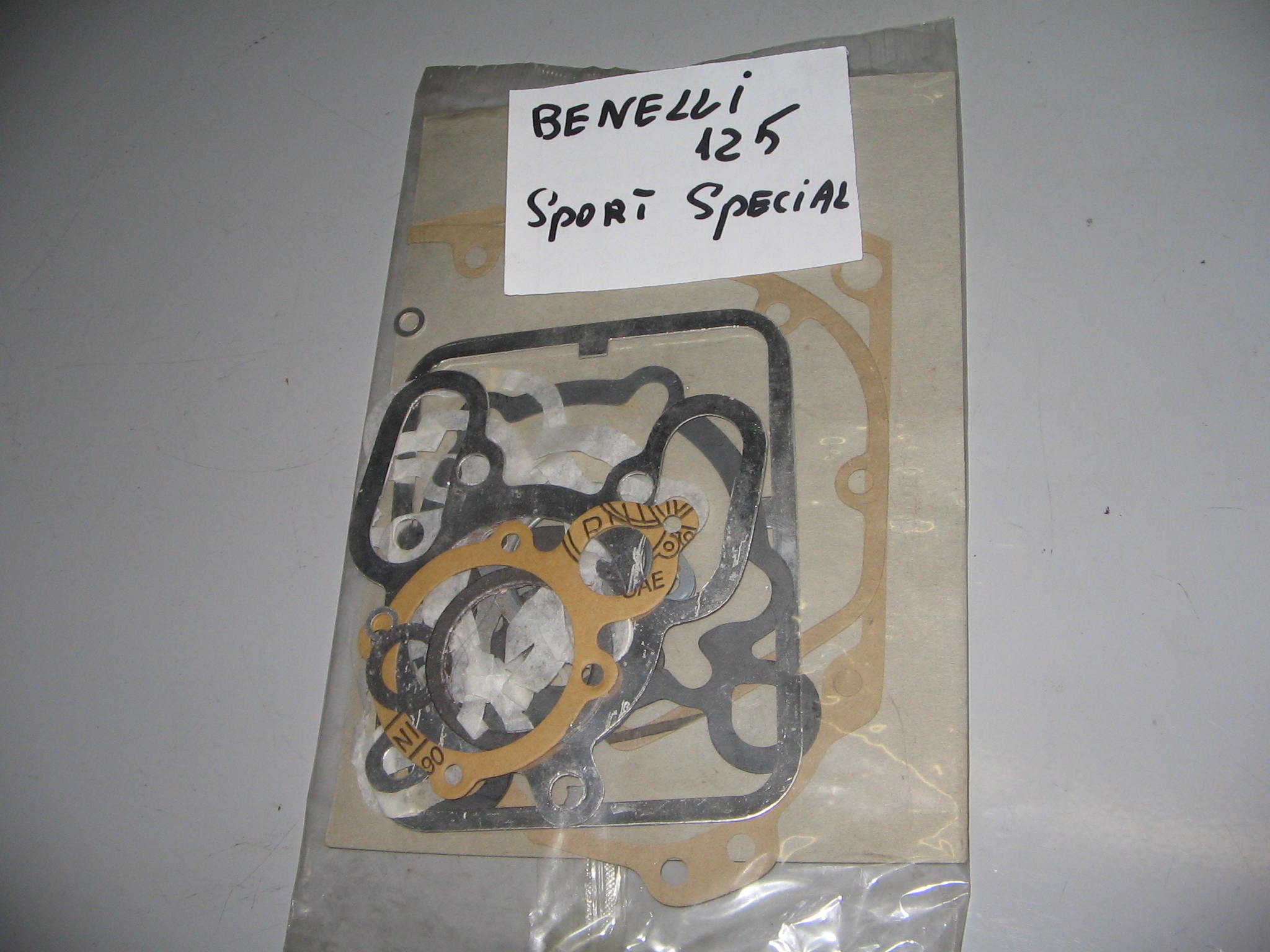 BENELLI 125 SPORT-- SPECIAL N.4.077